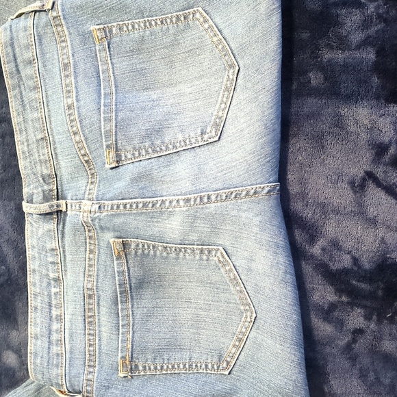 Blue jeans - Picture 2 of 3